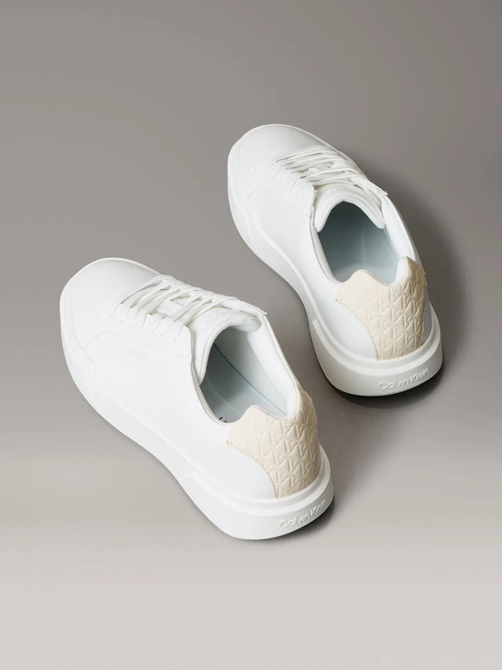 נעלי קלווין קליין Smooth Leather Logo Trainers נשים