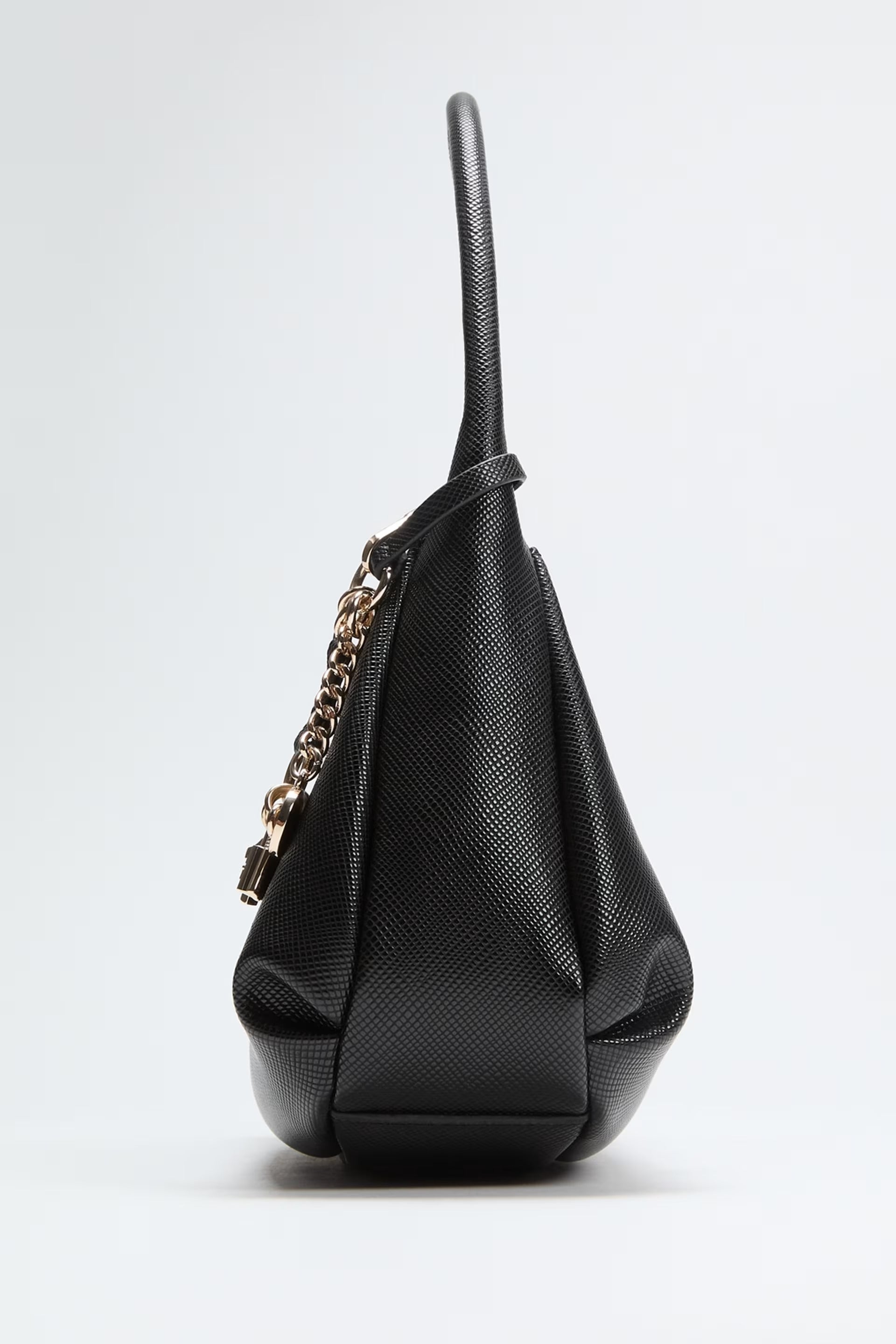 תיק Guess Gilda Hobo נשים