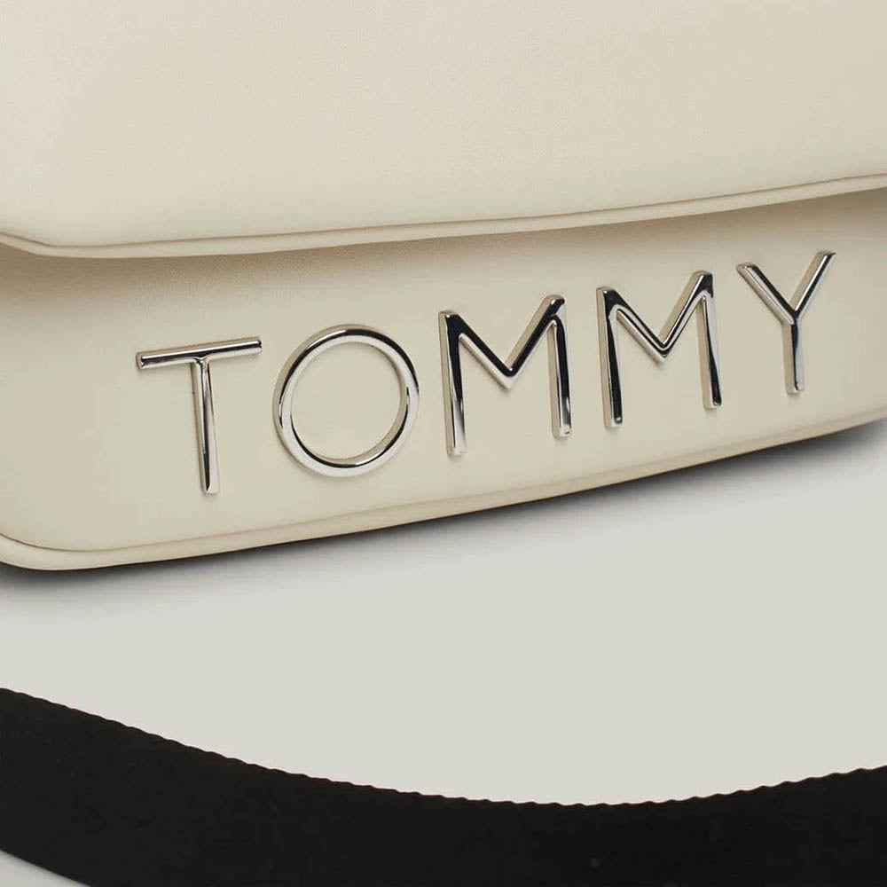תיק טומי הילפיגר Bold Elongated Flap Cross נשים