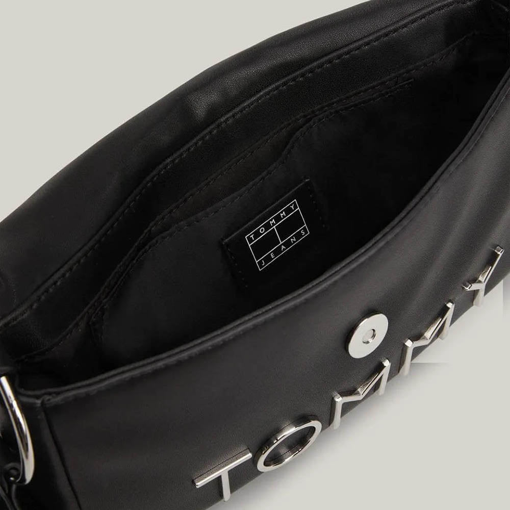 תיק טומי הילפיגר Bold Elongated Flap Cross נשים