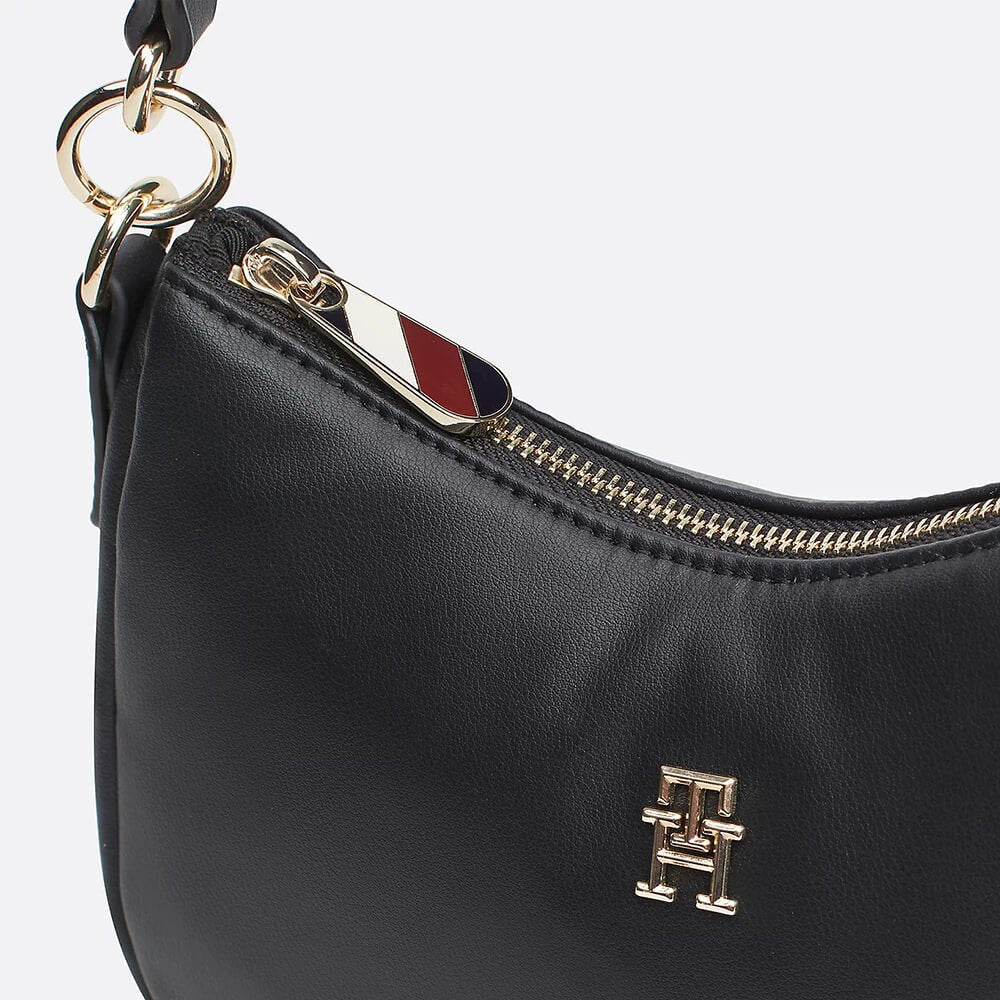 תיק טומי הילפיגר Monogram Plaque Shoulder נשים