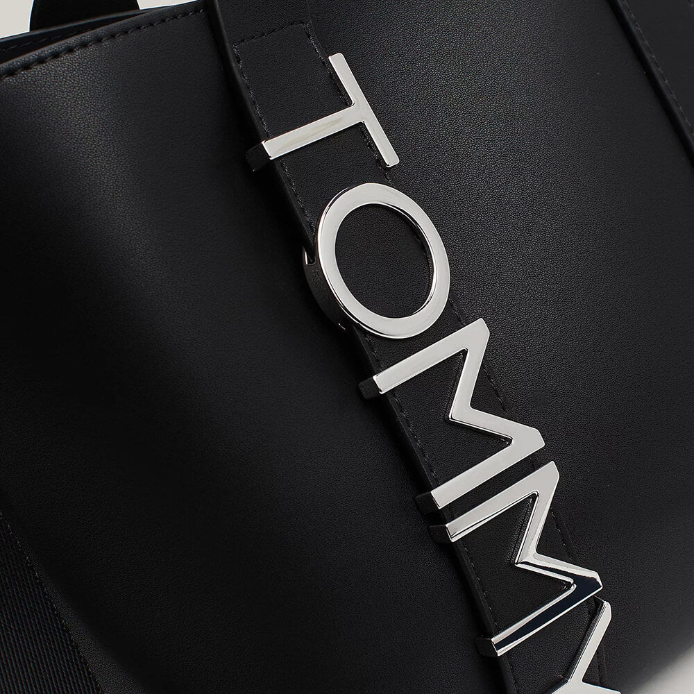 תיק טומי הילפיגר City Metal Logo Tote נשים