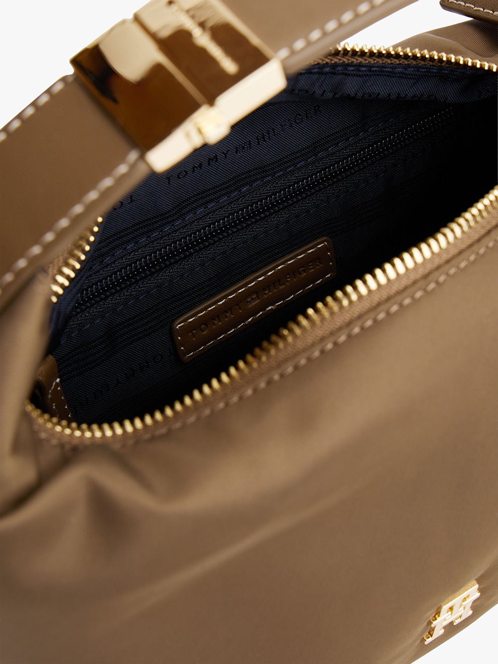 תיק טומי הילפיגר Monogram Plaque נשים