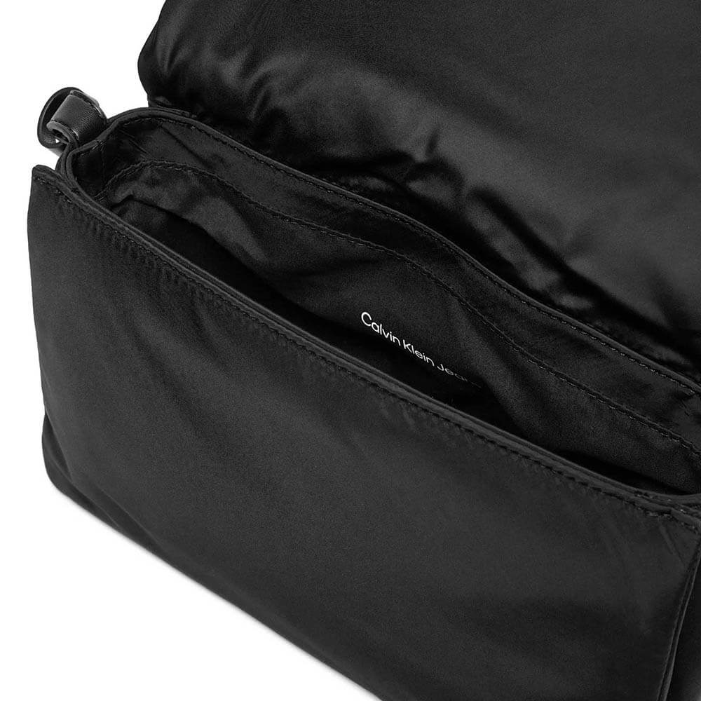 תיק קלווין קליין Micro Mono Flap נשים