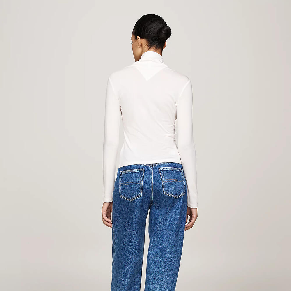 חולצת טומי הילפיגר Slim Badge Mockneck נשים
