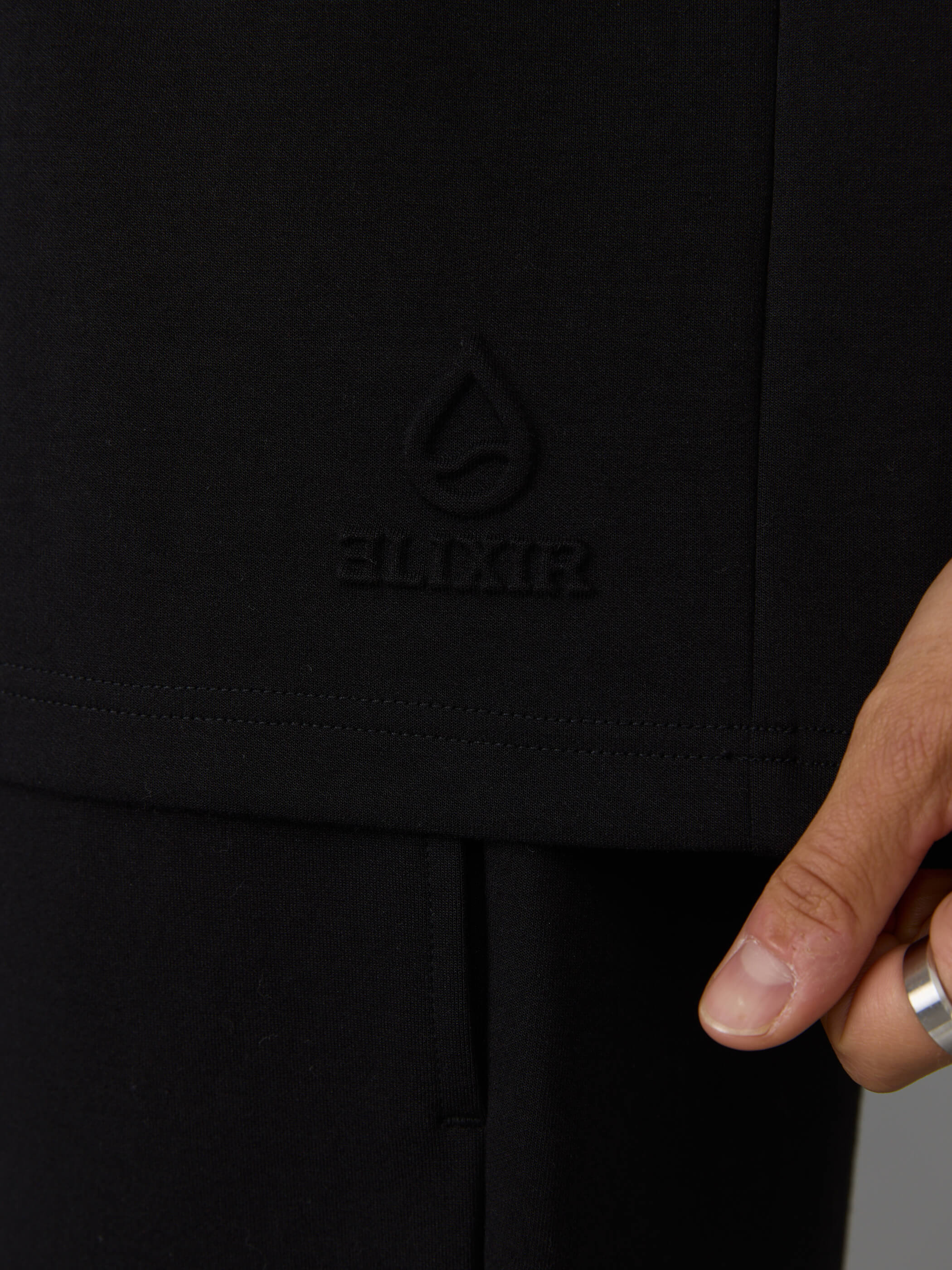 חליפת ספורט אליקסיר Embossed Logo גברים