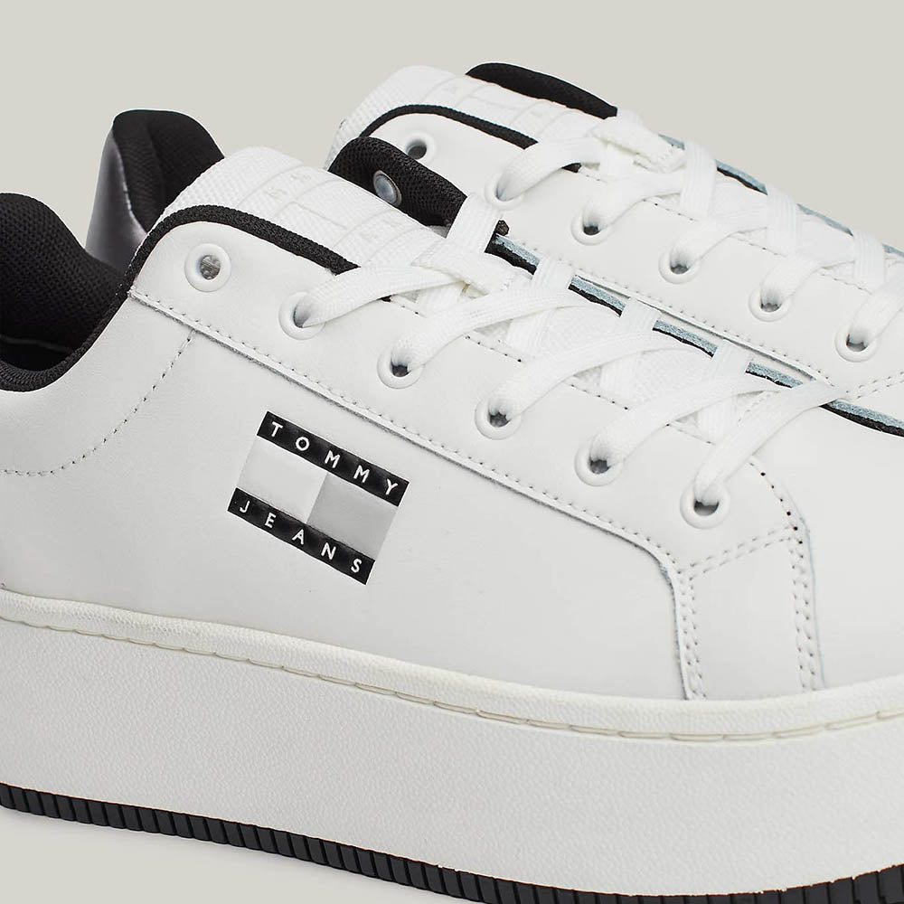 נעלי טומי הילפיגר Flatform Sneaker Metallic נשים