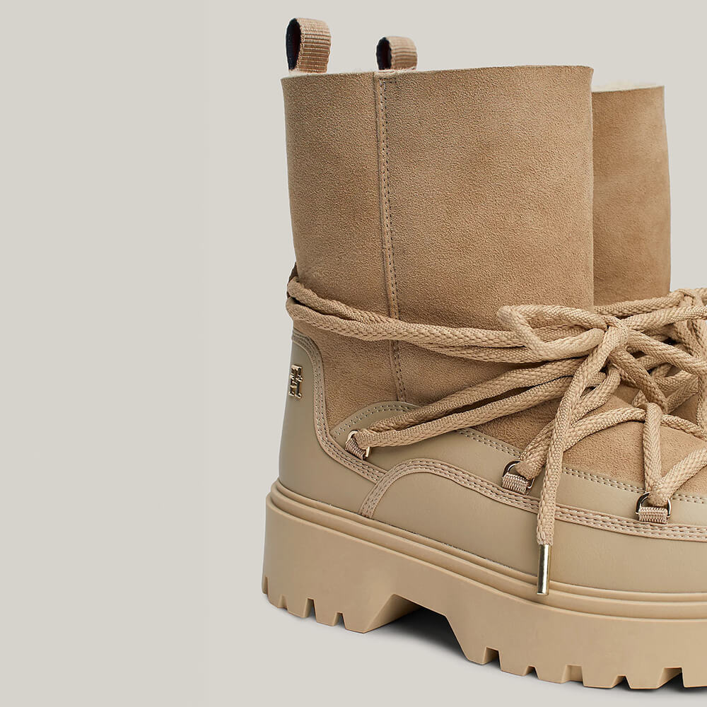 מגפי טומי הילפיגר Real Shearling Lace-Up Snowboot נשים