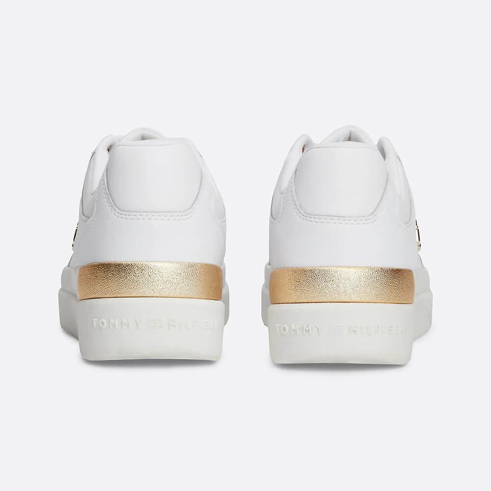 נעלי טומי הילפיגר Monogram Chunky Court Trainers נשים