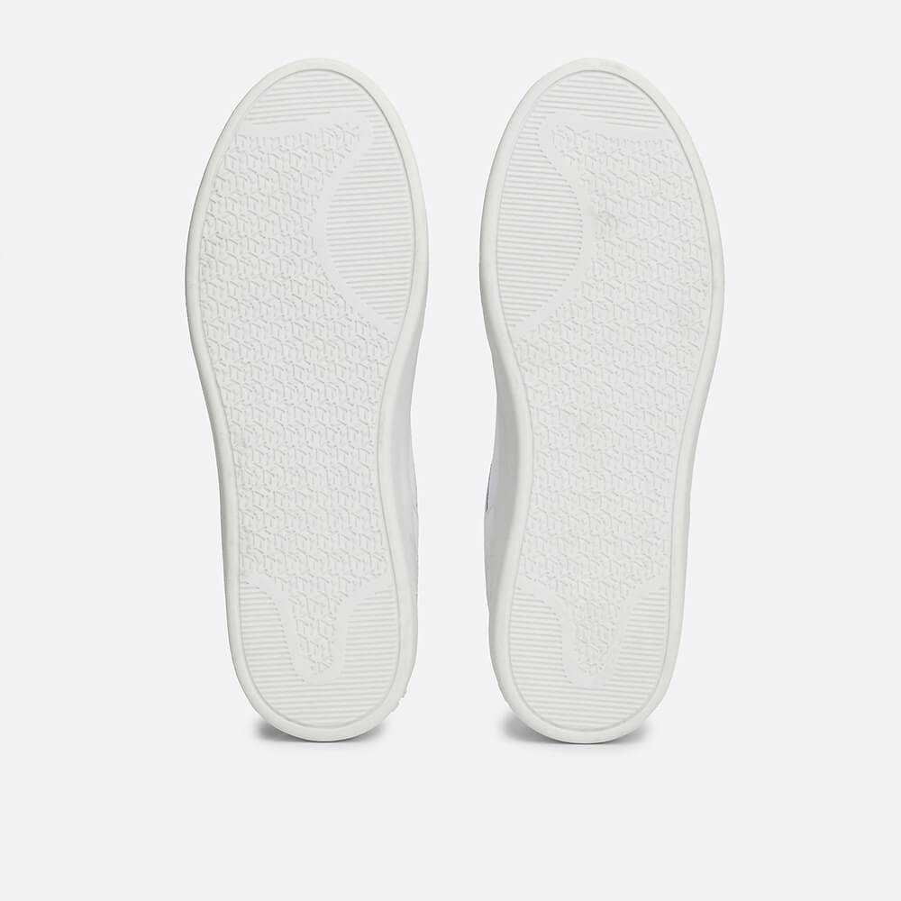 נעלי טומי הילפיגר Monogram Chunky Court Trainers נשים