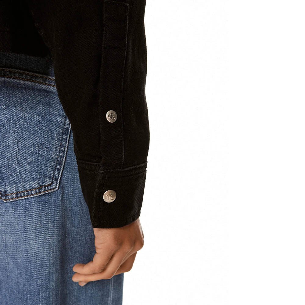 חולצה מכופתרת ג'ינס קלווין קליין Cropped Dad Denim נשים