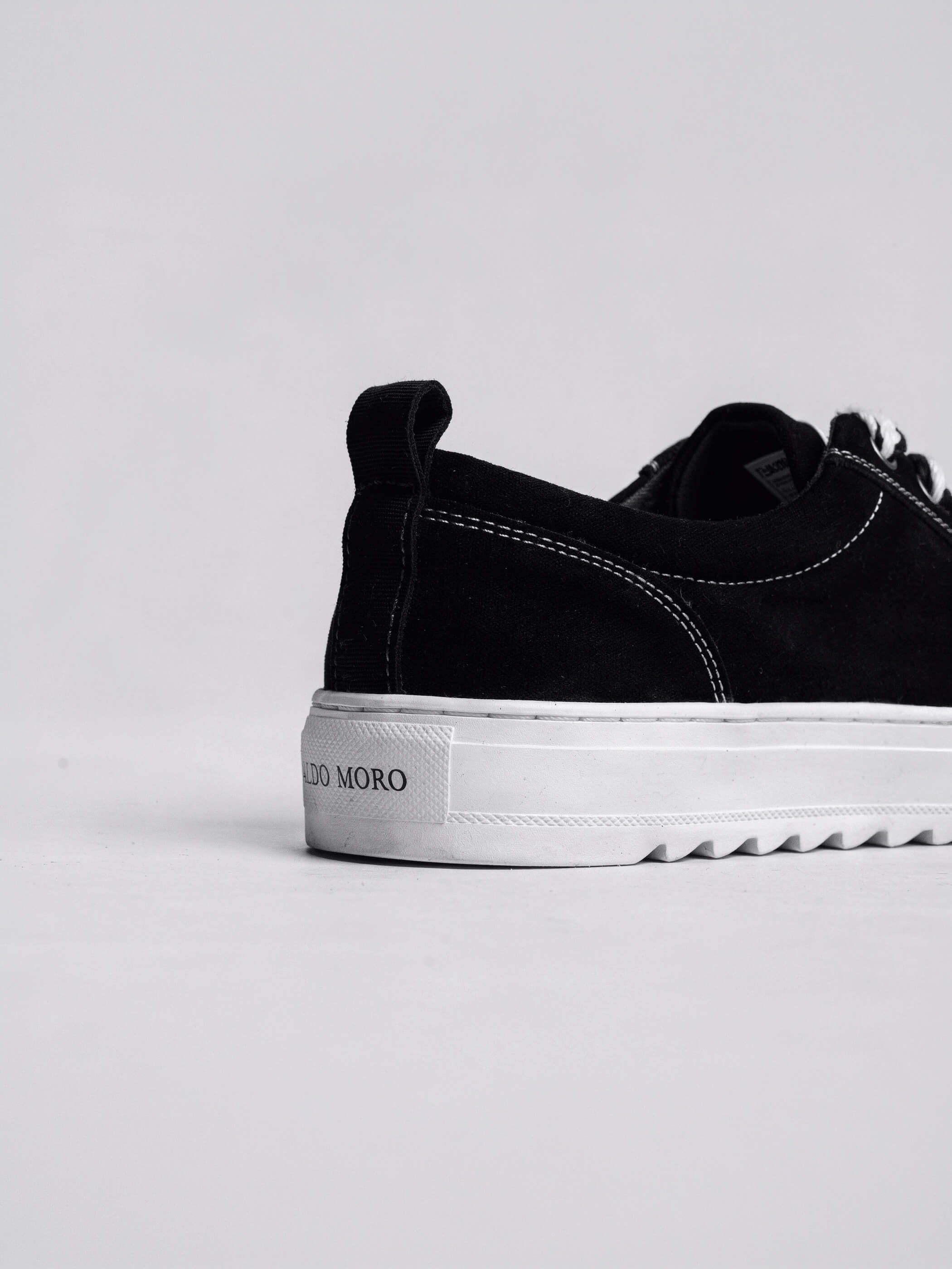 נעלי אלדו מורו Classic Suede גברים