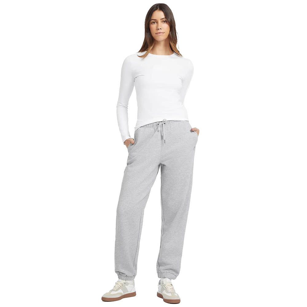 חולצת טישרט ארוכה Guess Slim Logo E - Mid Organic Stretch נשים