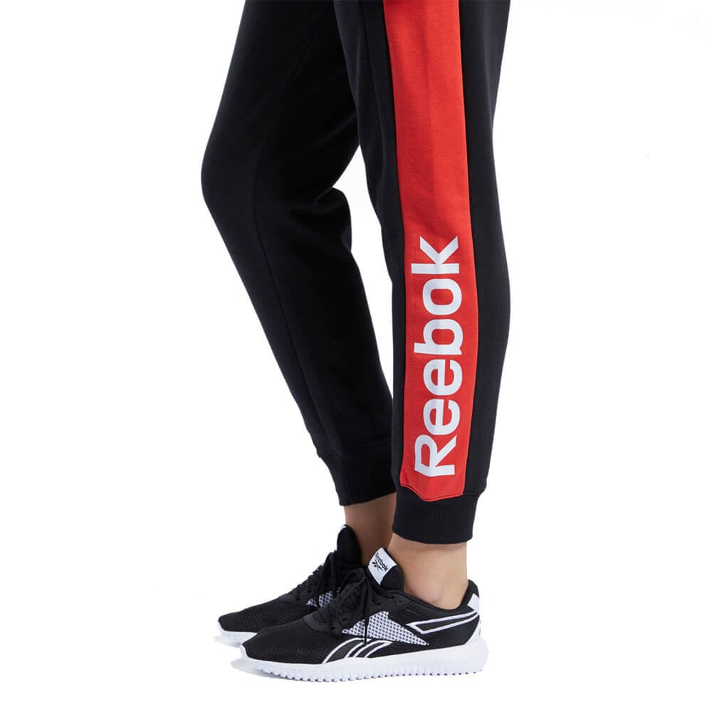 חליפת ספורט ריבוק Training Essentials Linear Logo Hoodie נשים