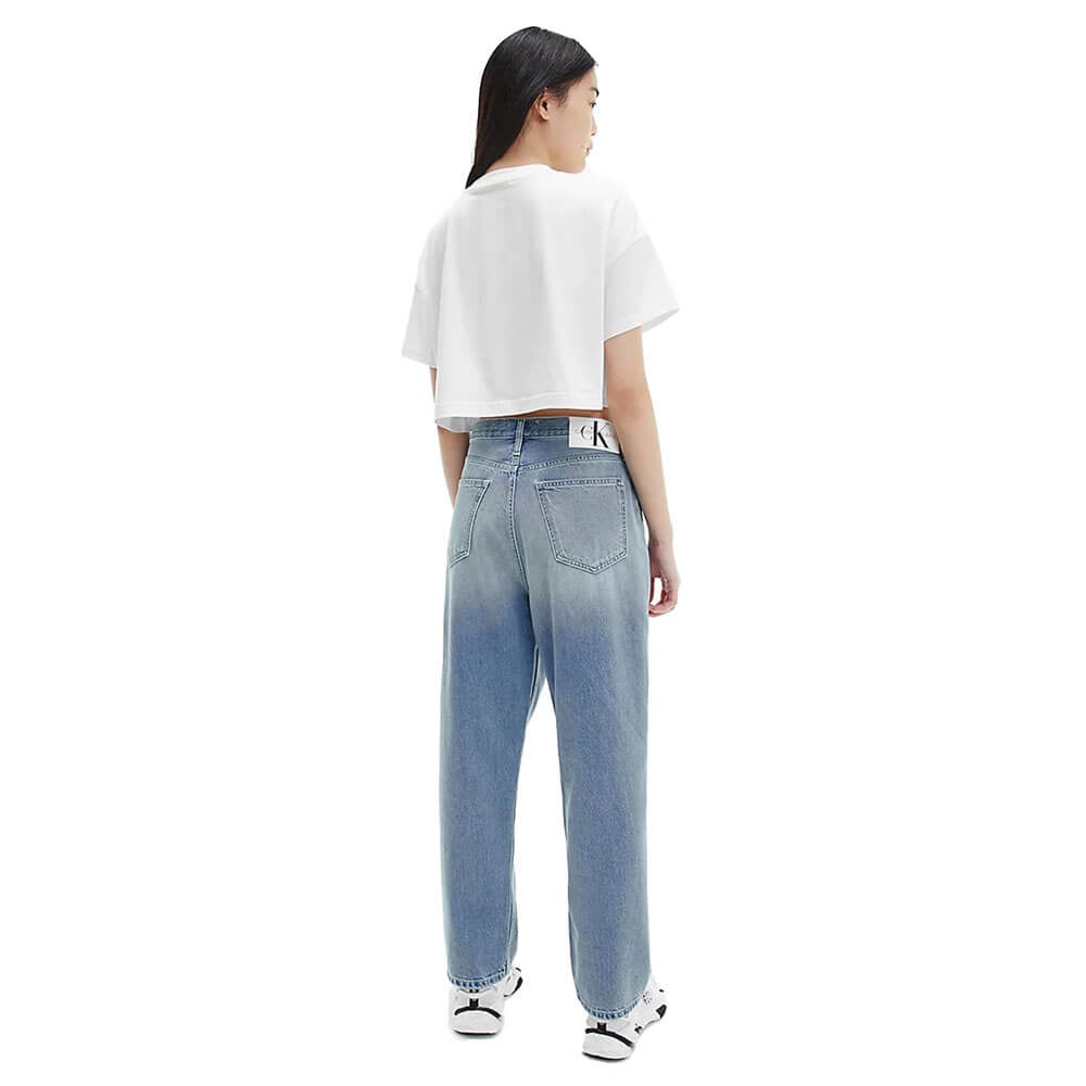 חולצת טישרט קלווין קליין קצרה Hero Logo Crop Top נשים