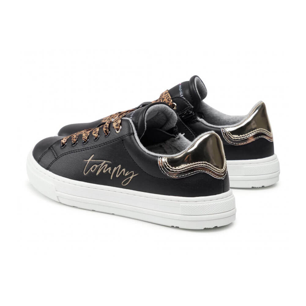 סניקרס טומי הילפיגר Low Cut Lace-Up Sneaker לילדים ונוער
