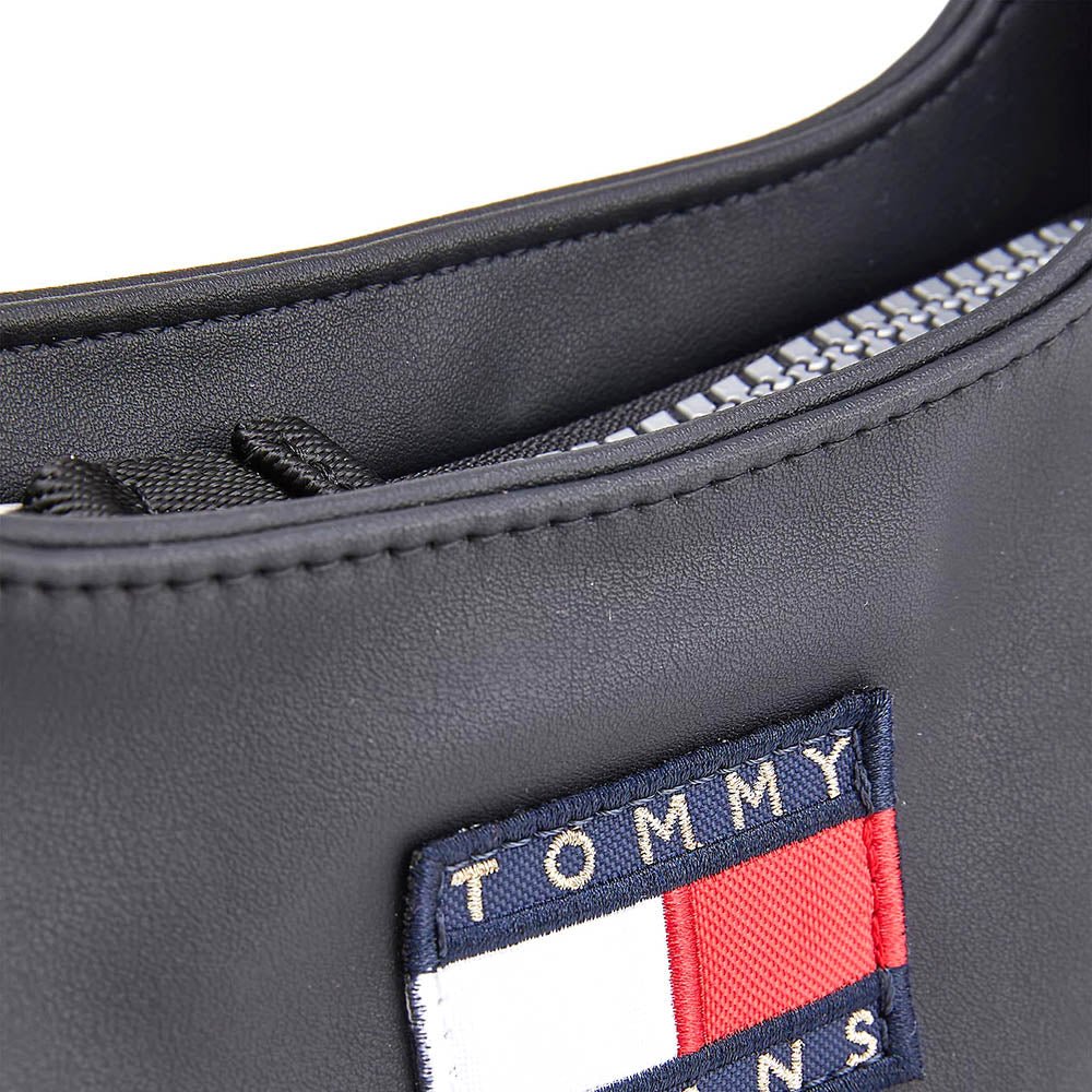 תיק נשיאה טומי הילפיגר דגל לוגו נשים